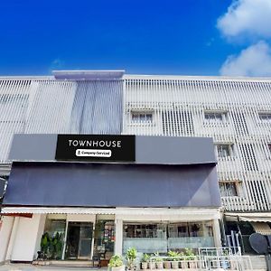 Super Townhouse Khar The Unicontinental